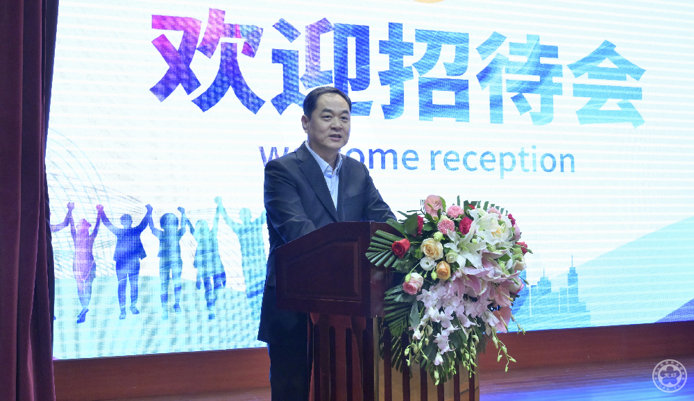 楊萬明會長為美國青少年“青春同行” 華盛頓州代表團舉行歡迎招待會